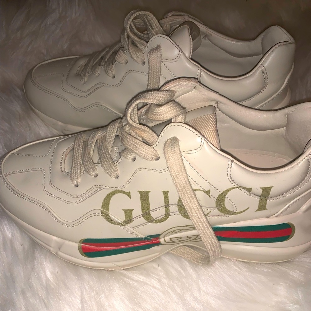 Gucci signature sneaker